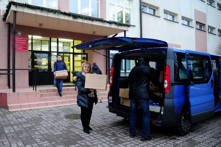 Pomoc z SP nr 3 dla mieszkających na Białorusi Polaków (zdjęcia)
