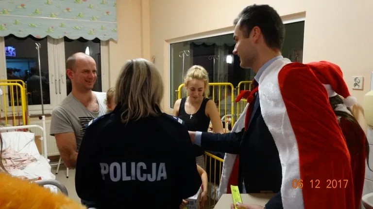 Mikołajki w ostrowskim szpitalu (zdjęcia)