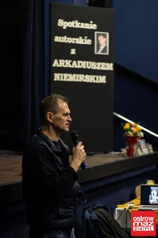 Arkadiusz Niemirski i jego nowa powieść (zdjęcia)