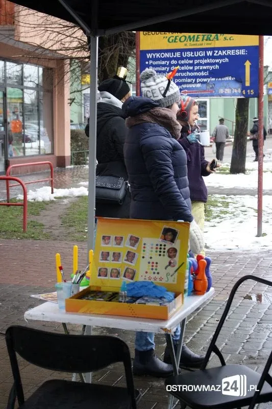 Bawili się przy robieniu muralu (zdjęcia)