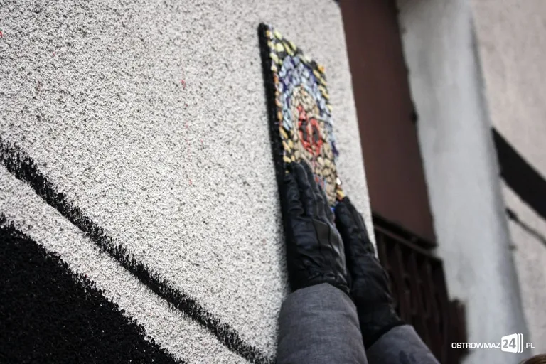 Bawili się przy robieniu muralu (zdjęcia)