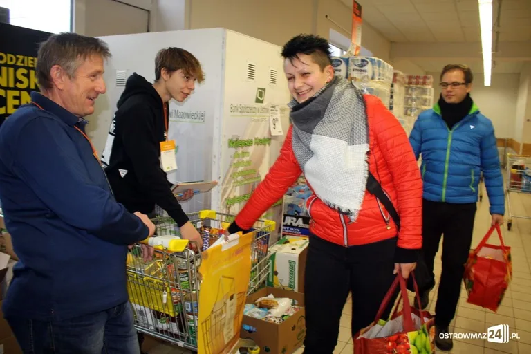 Dziś ostatni dzień Świątecznej Zbiórki Żywności (zdjęcia)