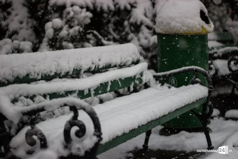 Spadł zapowiadany śnieg (zdjęcia)