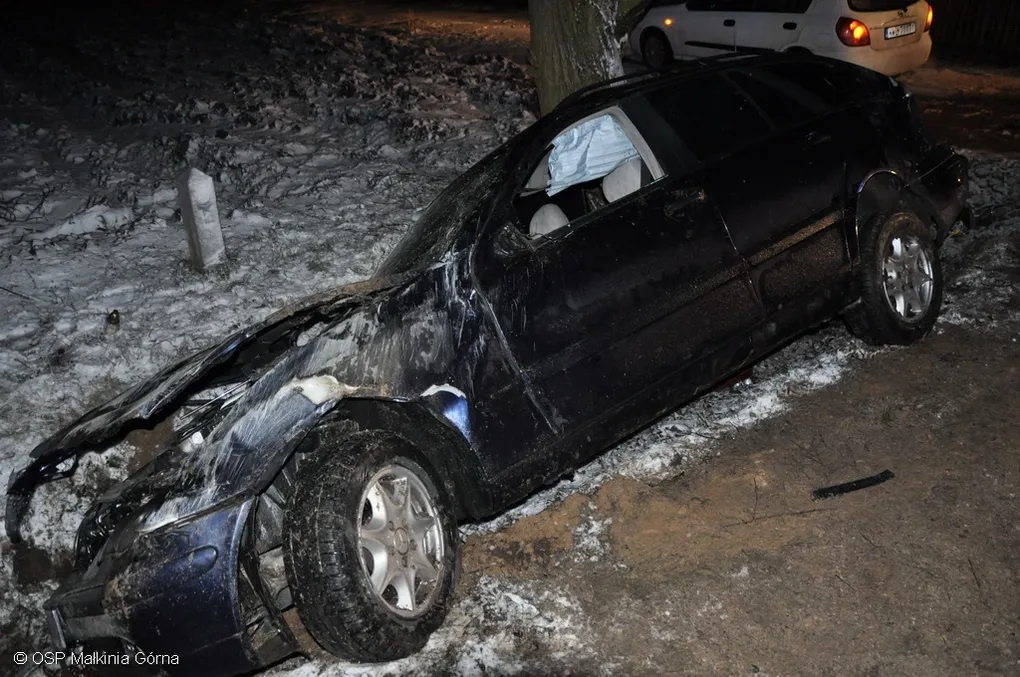 Mercedes w rowie (zdjęcia)