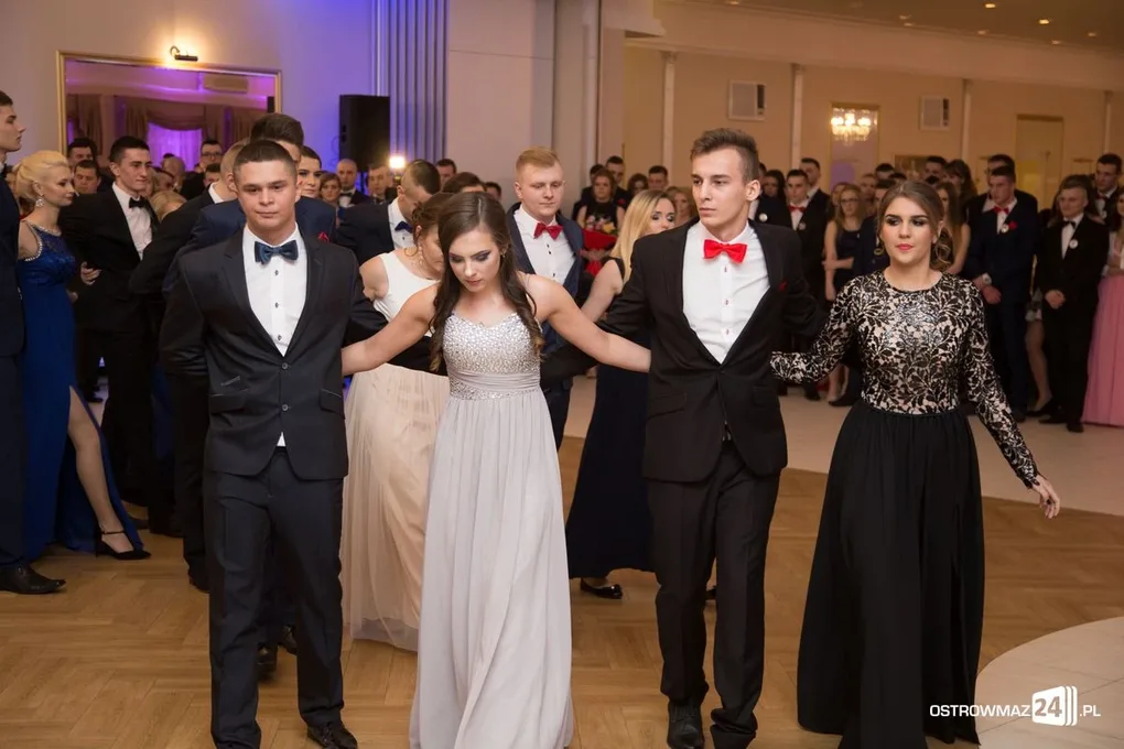 Studniówka ostrowskiego "Ekonomika" (zdjęcia, wideo) - ponad 400 zdjęć w galerii