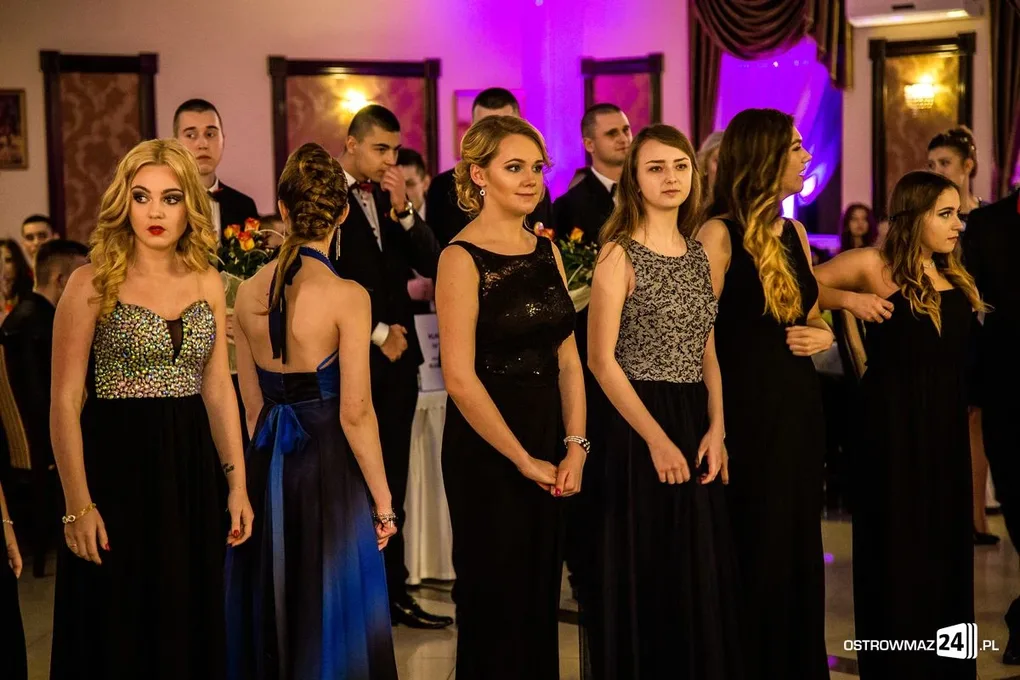 Podróż w czasie. Studniówka "Ekonomika" (zdjęcia, wideo)