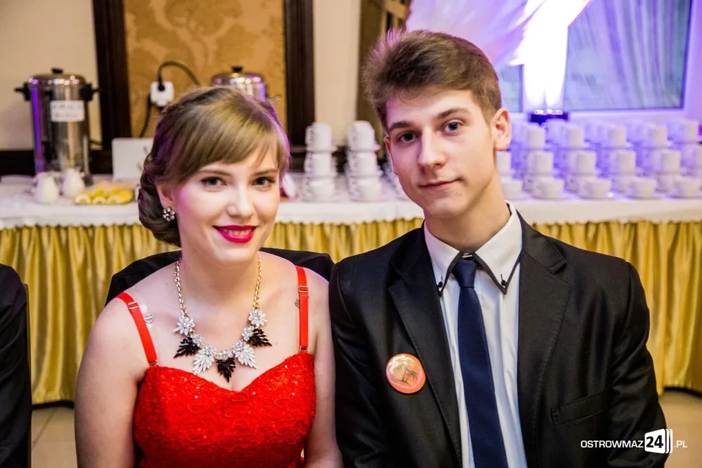 Podróż w czasie. Studniówka "Ekonomika" (zdjęcia, wideo)