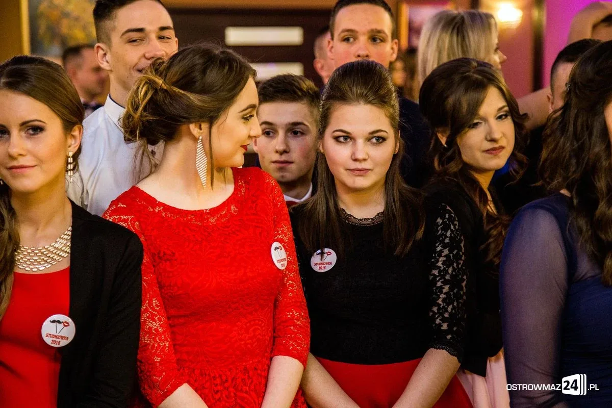 Podróż w czasie. Studniówka "Ekonomika" (zdjęcia, wideo)