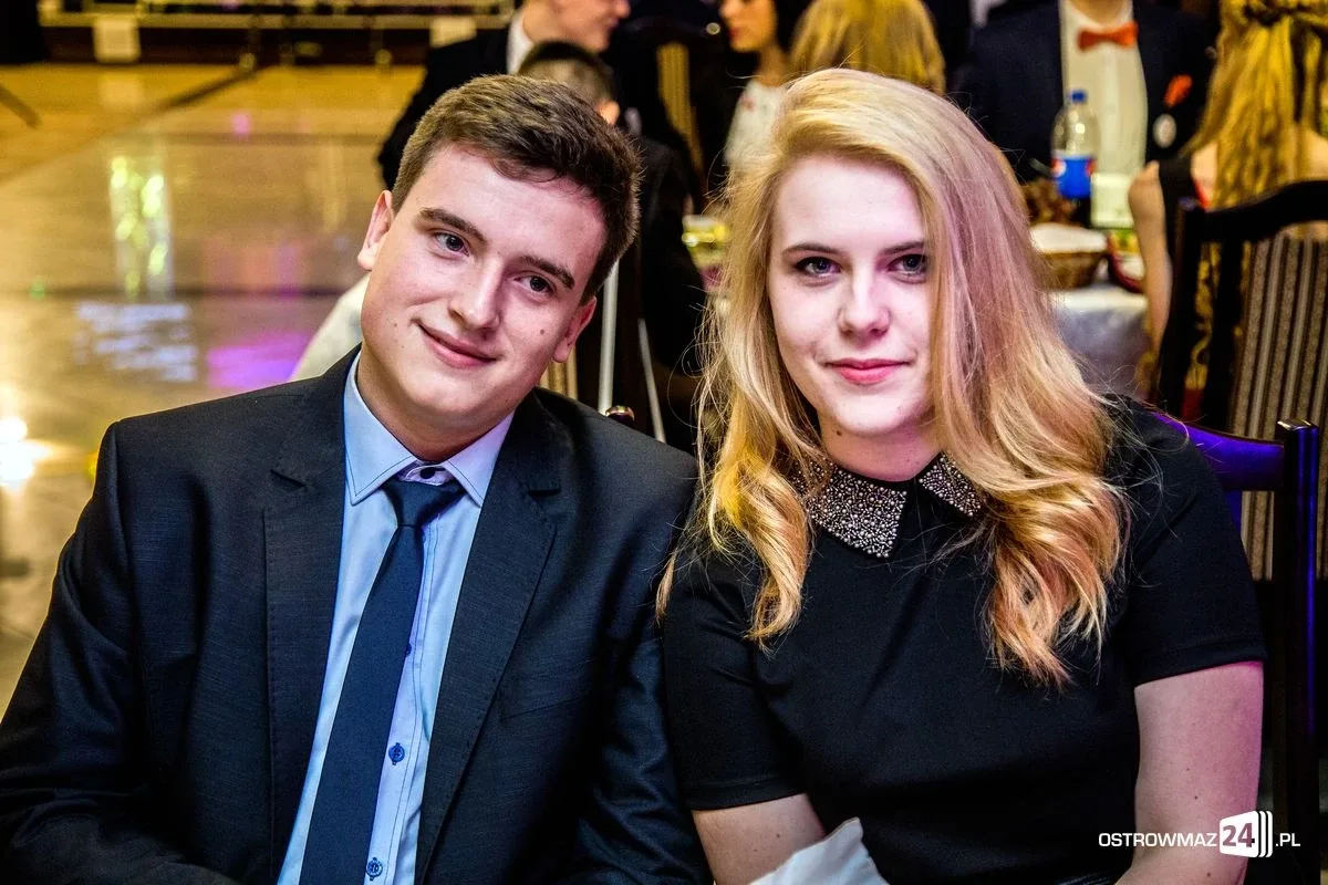 Podróż w czasie. Studniówka "Ekonomika" (zdjęcia, wideo)