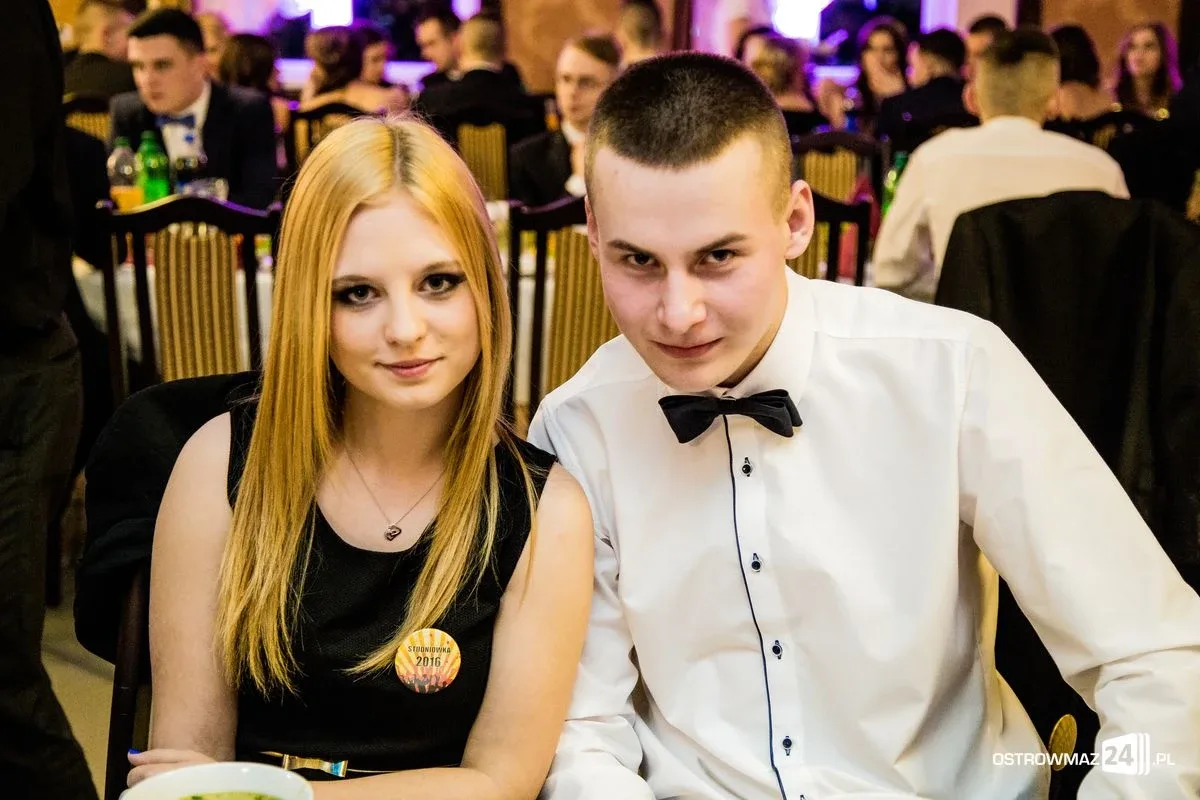 Podróż w czasie. Studniówka "Ekonomika" (zdjęcia, wideo)