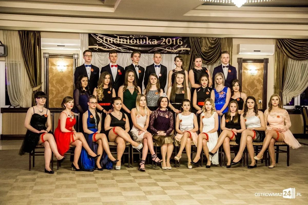 Podróż w czasie. Studniówka "Ekonomika" (zdjęcia, wideo)