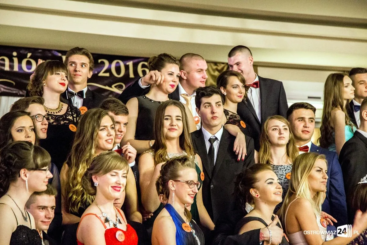 Podróż w czasie. Studniówka "Ekonomika" (zdjęcia, wideo)