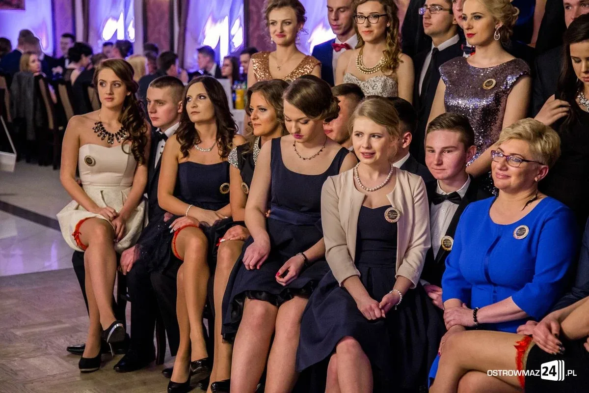 Podróż w czasie. Studniówka "Ekonomika" (zdjęcia, wideo)