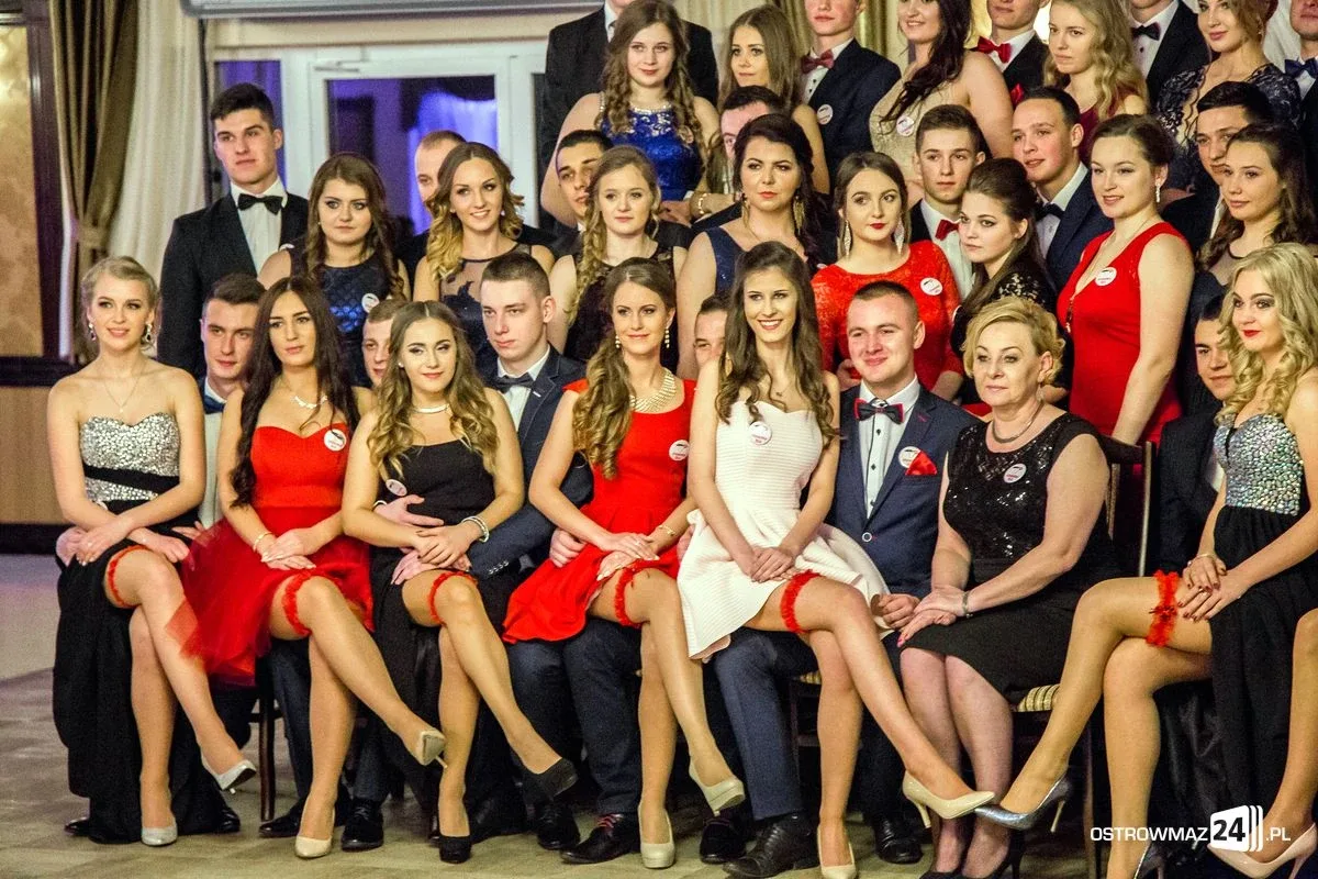Podróż w czasie. Studniówka "Ekonomika" (zdjęcia, wideo)