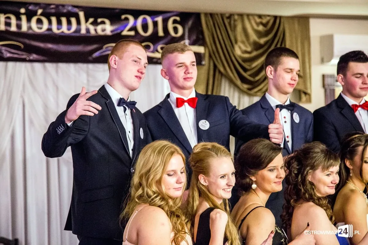 Podróż w czasie. Studniówka "Ekonomika" (zdjęcia, wideo)