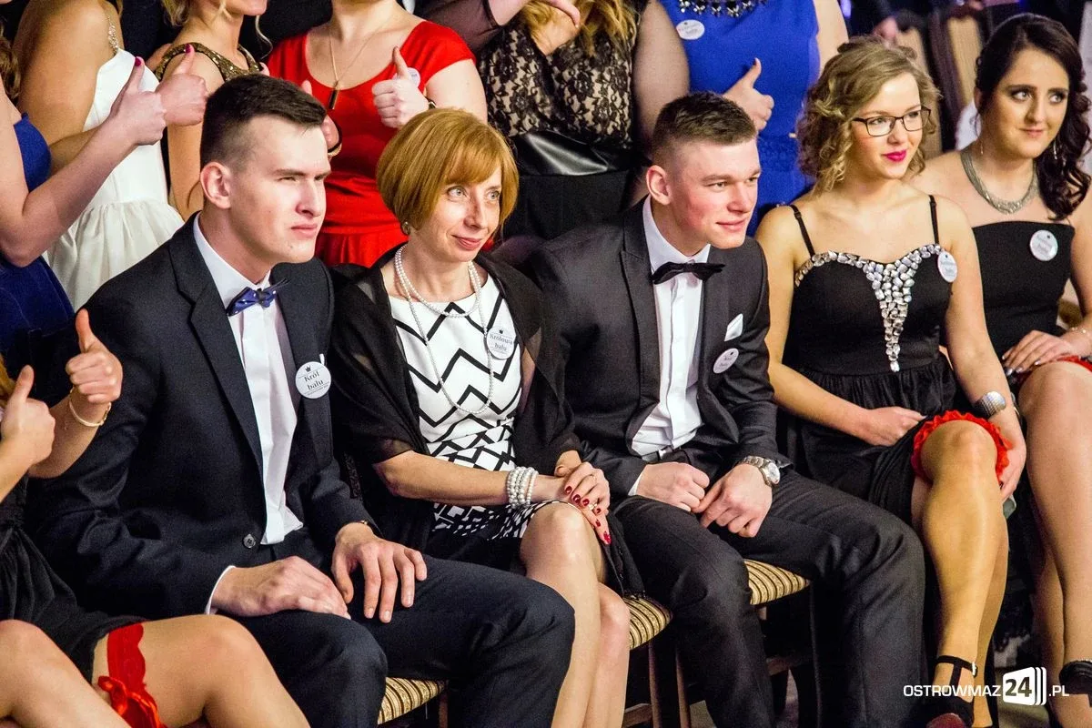 Podróż w czasie. Studniówka "Ekonomika" (zdjęcia, wideo)