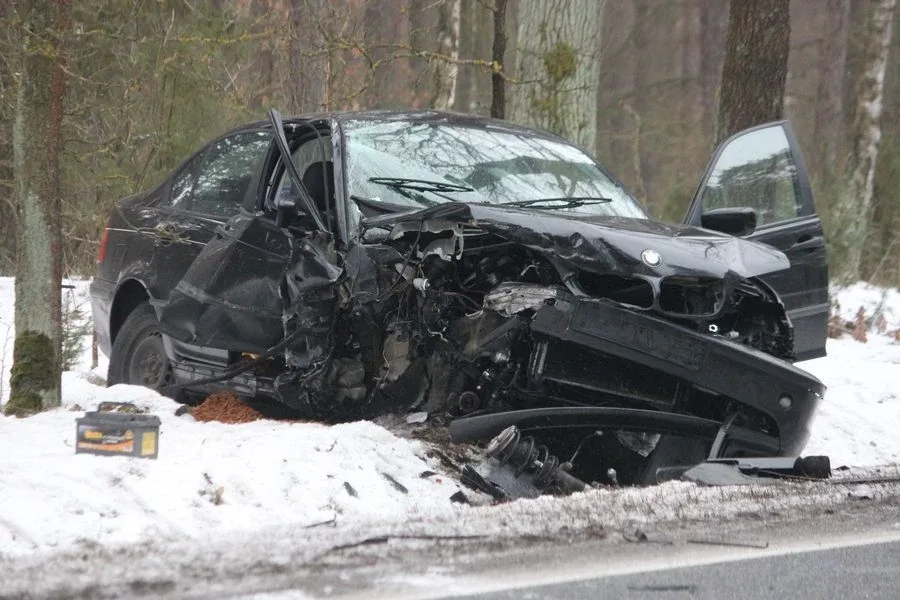 Czołówka bmw i forda (zdjęcia, aktualizacja)