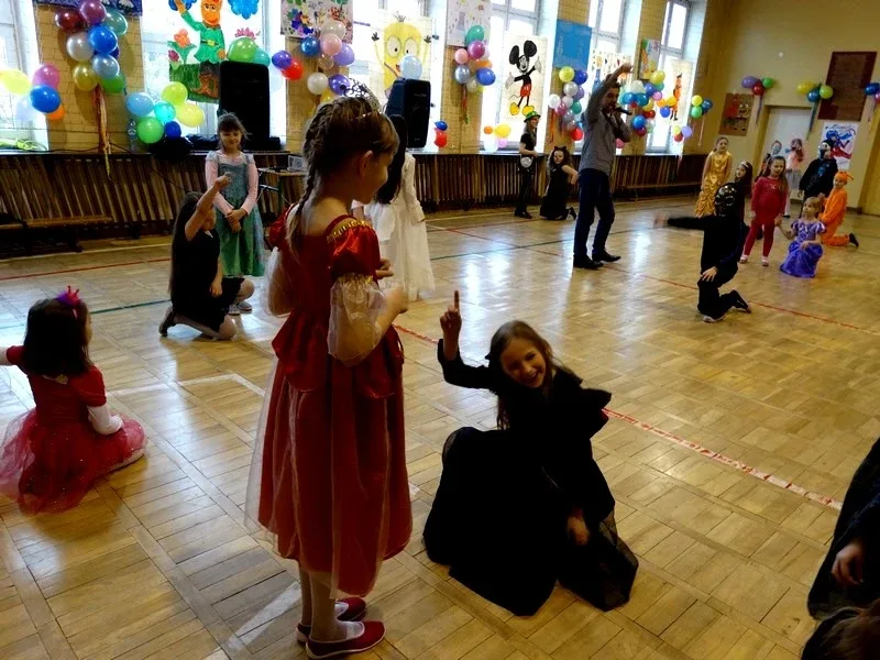 Zabawa karnawałowa w Szkole Podstawowej nr 1 (zdjęcia)