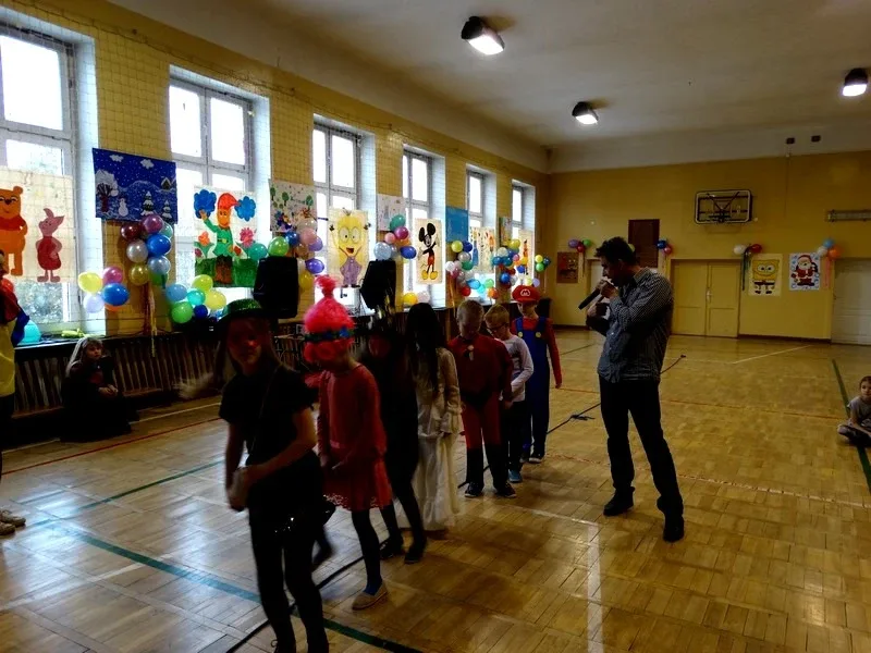 Zabawa karnawałowa w Szkole Podstawowej nr 1 (zdjęcia)