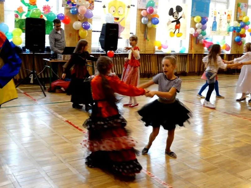 Zabawa karnawałowa w Szkole Podstawowej nr 1 (zdjęcia)