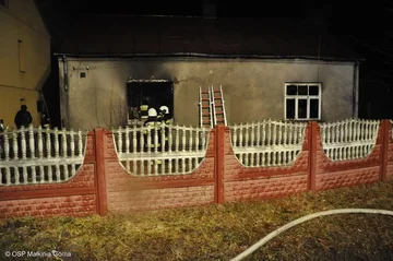 Pożar domu w Rostkach Wielkich (zdjęcia)