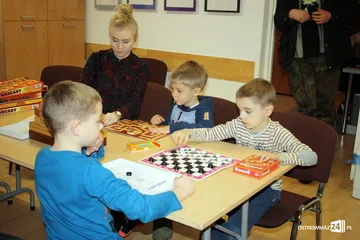 Grali w planszówki (zdjęcia)