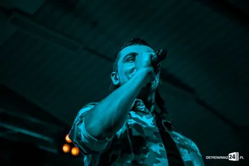 Żywiołowy Kamil Bednarek porwał ostrowską publiczność (zdjęcia, wideo)