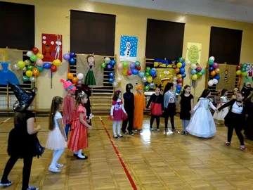 Zabawa karnawałowa w Szkole Podstawowej nr 1 (zdjęcia)