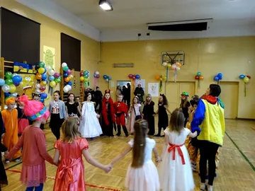 Zabawa karnawałowa w Szkole Podstawowej nr 1 (zdjęcia)