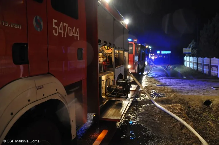 Pożar domu w Rostkach Wielkich (zdjęcia)