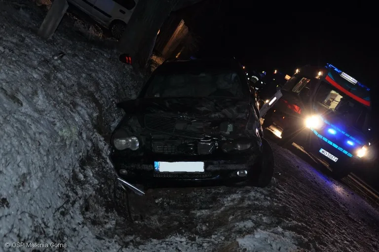 Mercedes w rowie (zdjęcia)