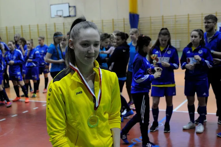 Srebrne piłkarki Ostrovii w Piątnicy (zdjęcia)