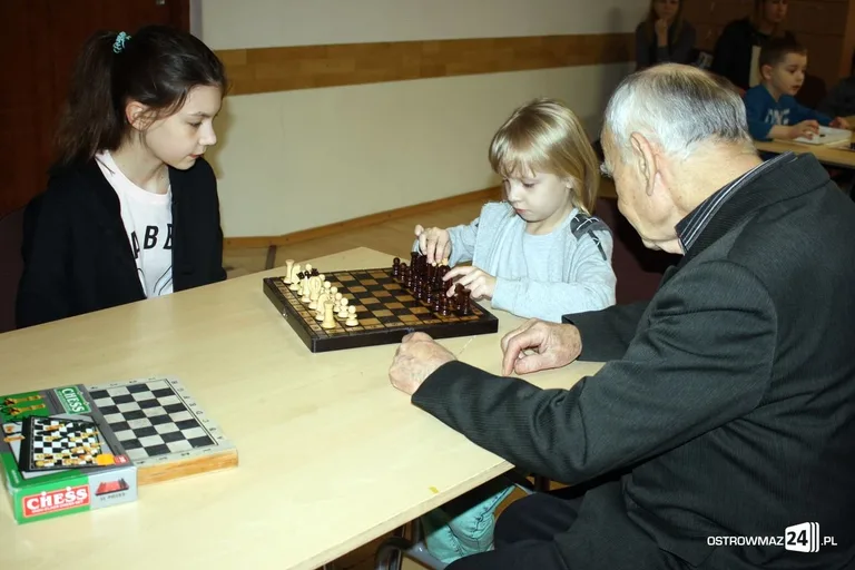 Grali w planszówki (zdjęcia)
