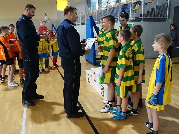 Zawody piłki nożnej dla szkół podstawowych rozstrzygnięte (zdjęcia)