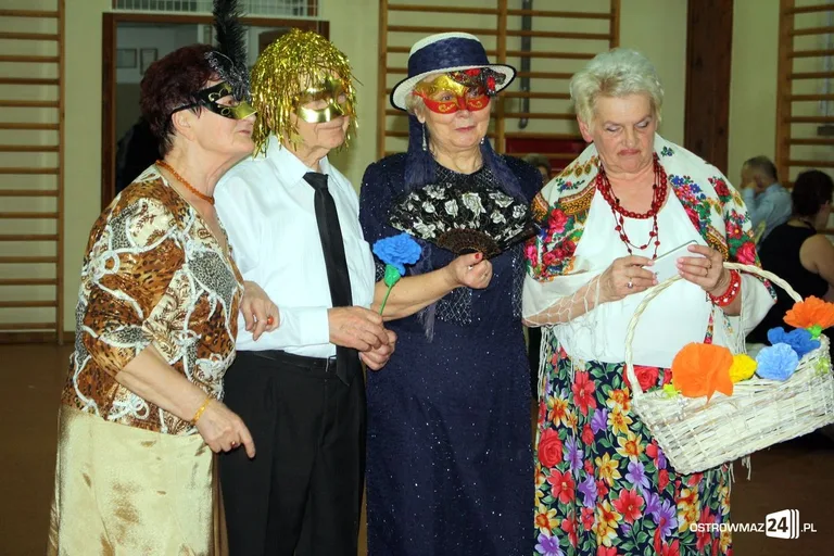 Ostrowscy studenci na balu karnawałowym (zdjęcia)