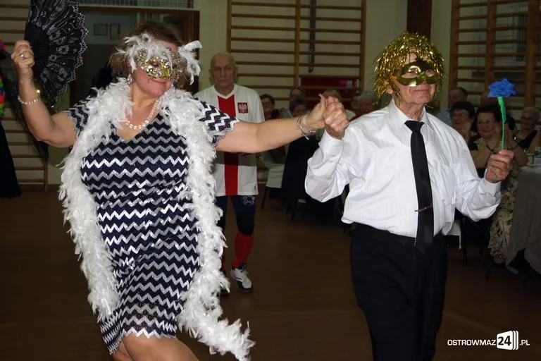 Ostrowscy studenci na balu karnawałowym (zdjęcia)