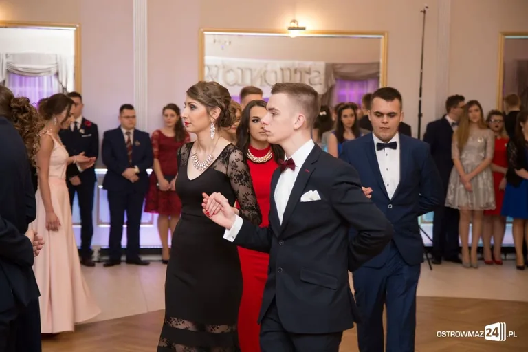 Studniówka ostrowskiego "Ekonomika" (zdjęcia, wideo) - ponad 400 zdjęć w galerii