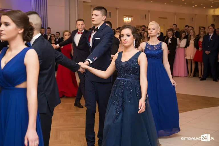 Studniówka ostrowskiego "Ekonomika" (zdjęcia, wideo) - ponad 400 zdjęć w galerii