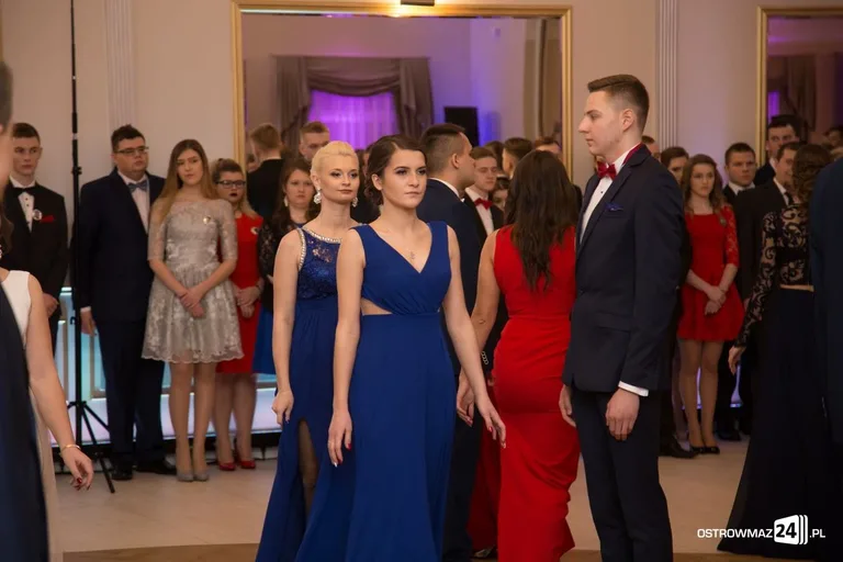 Studniówka ostrowskiego "Ekonomika" (zdjęcia, wideo) - ponad 400 zdjęć w galerii