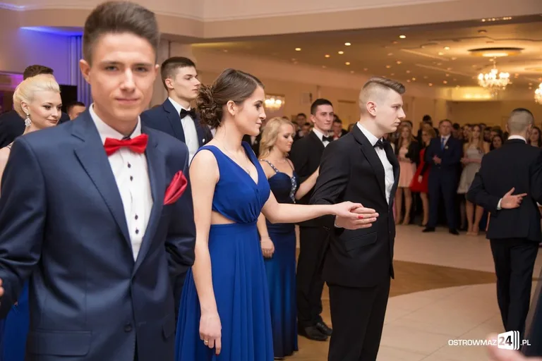 Studniówka ostrowskiego "Ekonomika" (zdjęcia, wideo) - ponad 400 zdjęć w galerii