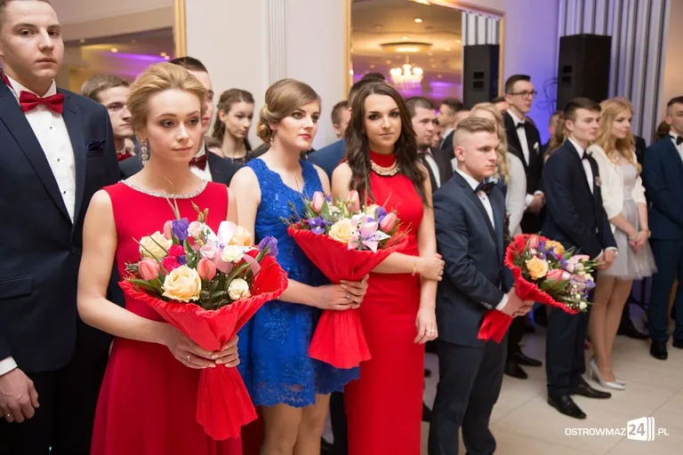 Studniówka ostrowskiego "Ekonomika" (zdjęcia, wideo) - ponad 400 zdjęć w galerii
