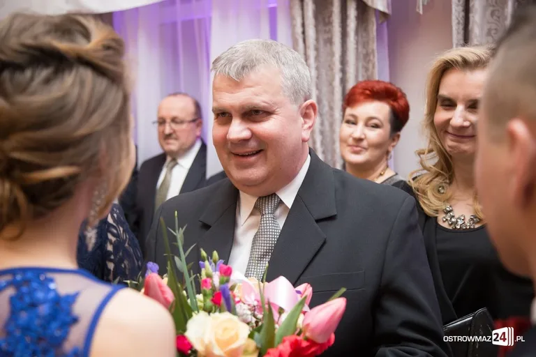 Studniówka ostrowskiego "Ekonomika" (zdjęcia, wideo) - ponad 400 zdjęć w galerii