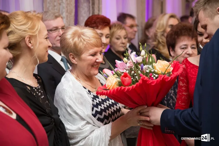 Studniówka ostrowskiego "Ekonomika" (zdjęcia, wideo) - ponad 400 zdjęć w galerii