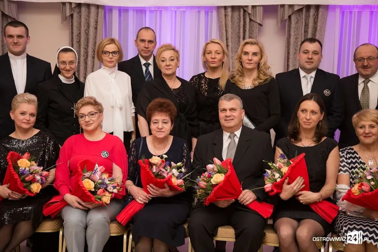 Studniówka ostrowskiego "Ekonomika" (zdjęcia, wideo) - ponad 400 zdjęć w galerii