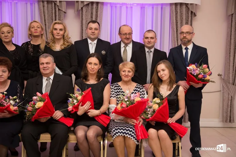 Studniówka ostrowskiego "Ekonomika" (zdjęcia, wideo) - ponad 400 zdjęć w galerii