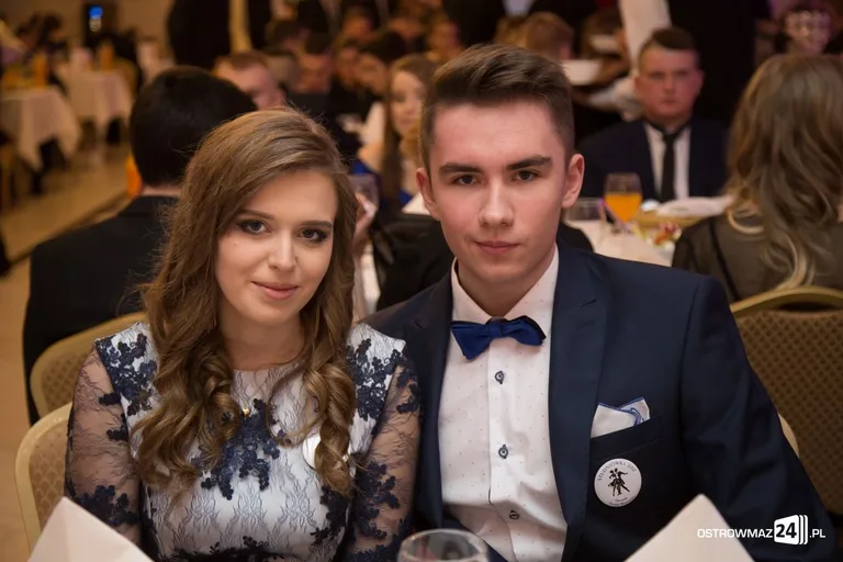 Studniówka ostrowskiego "Ekonomika" (zdjęcia, wideo) - ponad 400 zdjęć w galerii