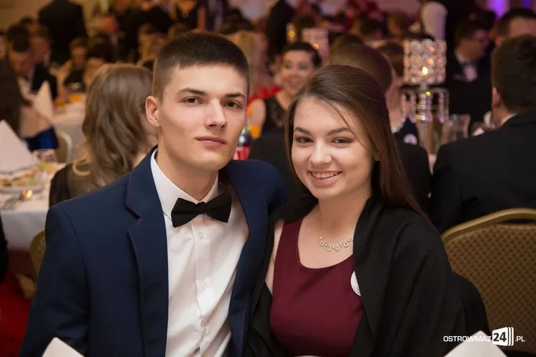 Studniówka ostrowskiego "Ekonomika" (zdjęcia, wideo) - ponad 400 zdjęć w galerii