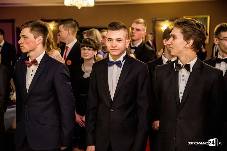 Podróż w czasie. Studniówka "Ekonomika" (zdjęcia, wideo)