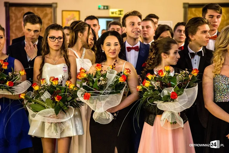 Podróż w czasie. Studniówka "Ekonomika" (zdjęcia, wideo)