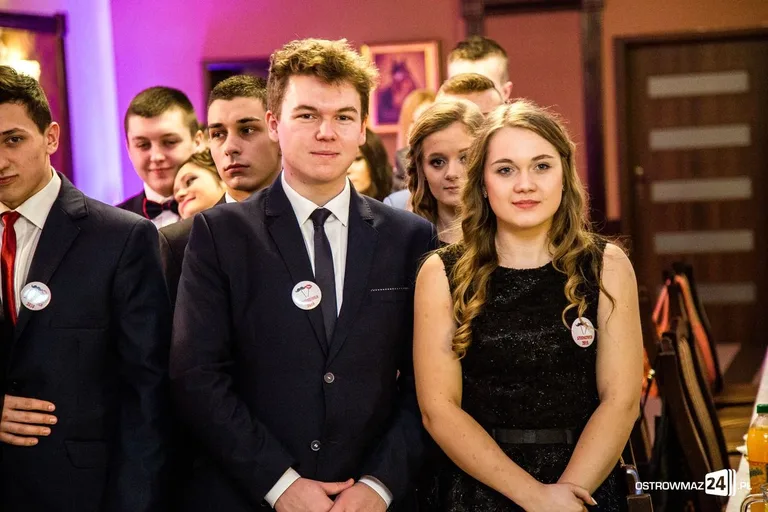 Podróż w czasie. Studniówka "Ekonomika" (zdjęcia, wideo)